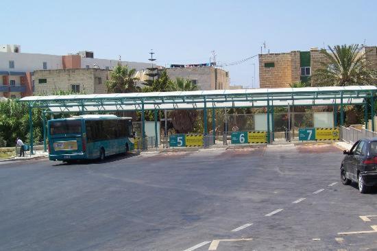 Kennedy Court - Prime Location - Bus Terminus Apartamento St. Paul's Bay Exterior foto